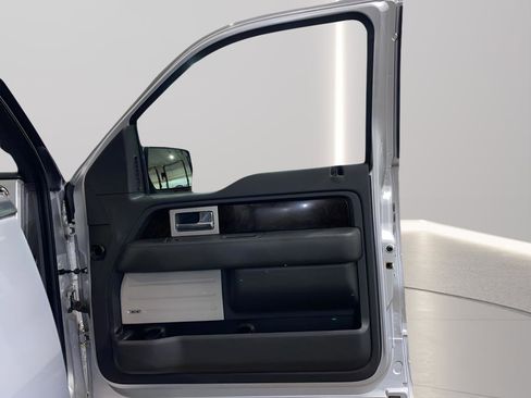 Used 2013 Ford F150 Platinum image 12