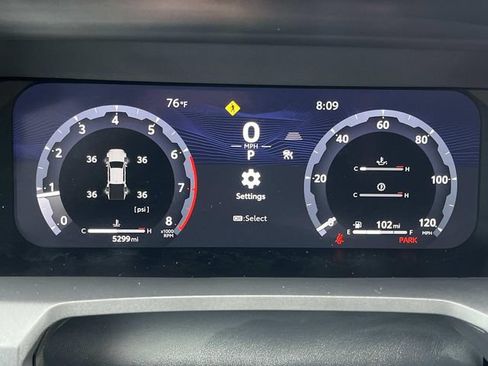 Used 2025 Toyota Tacoma TRD Sport AWD/4WD image 38