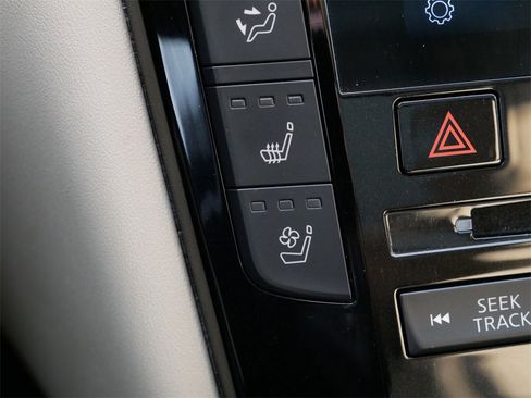 Used 2021 INFINITI QX50 Sensory image 21