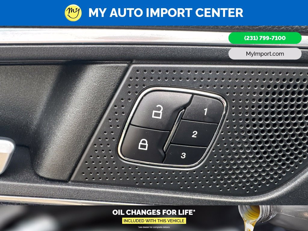 Used 2022 Ford Edge Titanium AWD/4WD image 11
