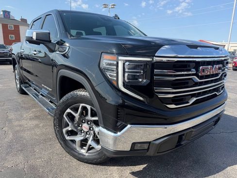 Used 2023 GMC Sierra 1500 SLT w/ SLT Premium Package AWD/4WD image 2
