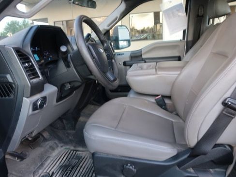 Used 2021 Ford F250 XL w/ Power Equipment Group RWD image 6