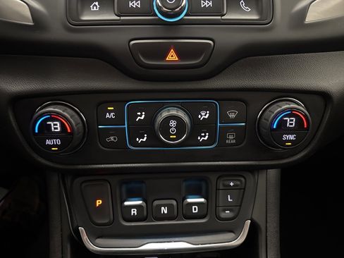 Used 2019 GMC Terrain SLE w/ Driver Convenience Package image 29