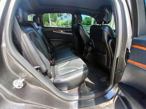 Used 2018 Lincoln MKX Reserve FWD image 15