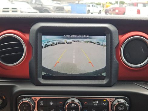 Used 2018 Jeep Wrangler Unlimited Rubicon AWD/4WD image 18