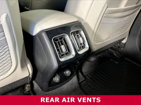 Used 2023 Kia Sorento SX AWD/4WD image 10