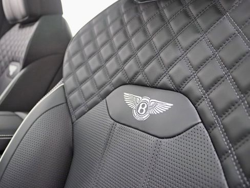 Used 2021 Bentley Bentayga AWD/4WD image 36