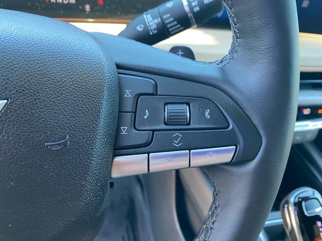 Used 2025 Cadillac XT4 Premium Luxury w/ Cold Weather Package FWD image 20