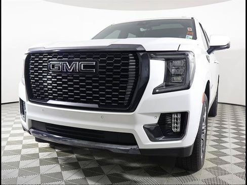 Used 2023 GMC Yukon Denali Ultimate AWD/4WD image 2