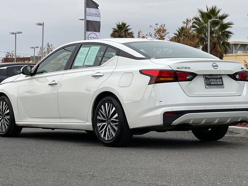 Certified 2023 Nissan Altima 2.5 SV image 6
