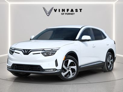 New 2025 VinFast VF 8 Eco