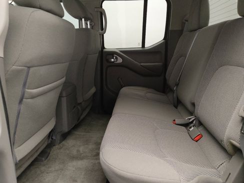 Used 2018 Nissan Frontier SV image 18