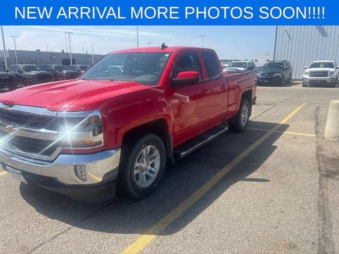Used 2018 Chevrolet Silverado 1500 LT w/ All Star Edition AWD/4WD image 7