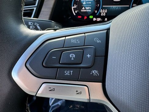 Used 2024 Volkswagen Atlas SE image 18