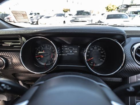 Used 2017 Ford Mustang Coupe RWD image 15