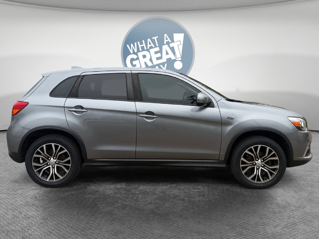 Used 2017 Mitsubishi Outlander Sport SE AWD/4WD image 2