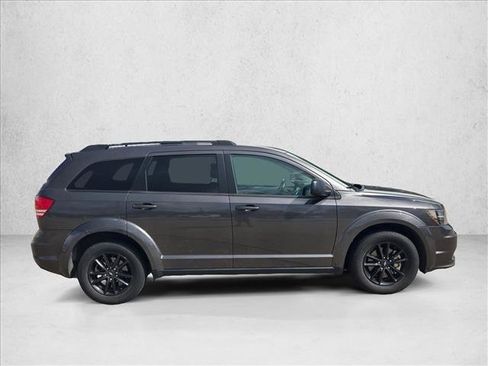 Used 2020 Dodge Journey SE w/ SE Popular Equipment Group FWD image 4