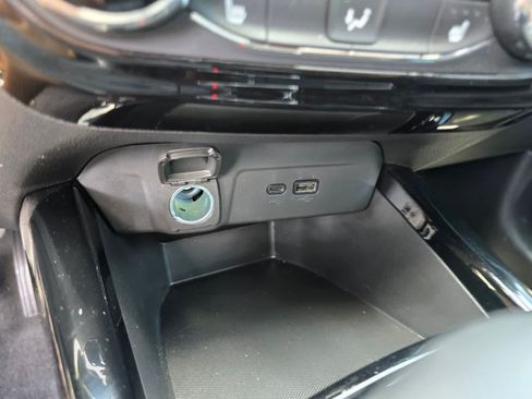 Used 2025 Chevrolet Trax RS w/ Driver Confidence Package FWD image 16