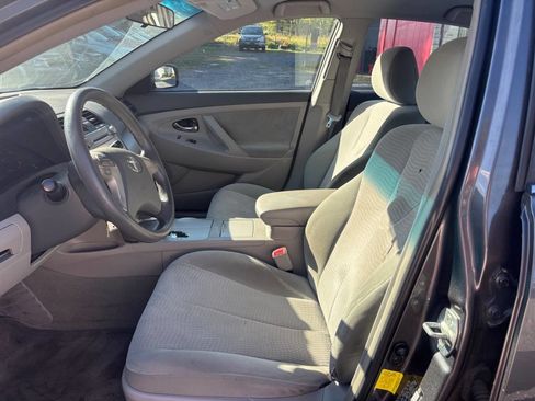 Used 2011 Toyota Camry SE image 8