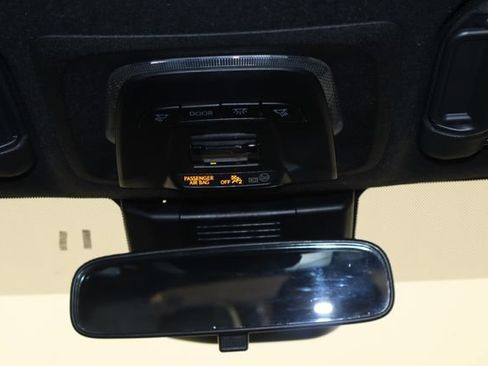 Used 2025 Toyota Corolla SE FWD image 22