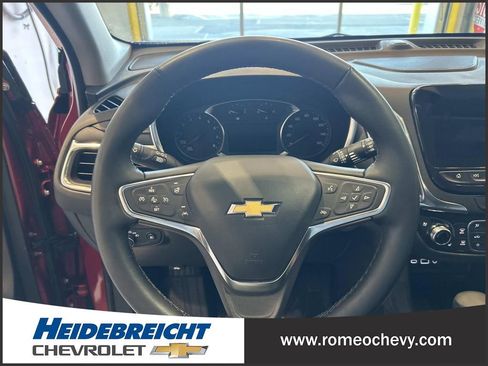 Used 2024 Chevrolet Equinox Premier image 18