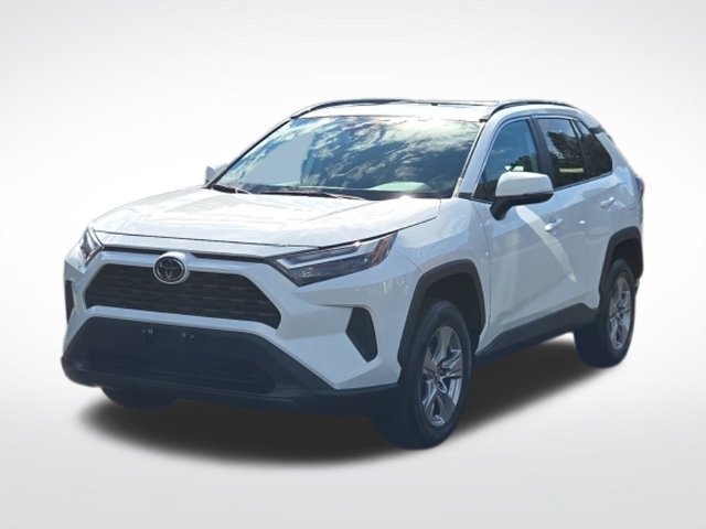 Used 2022 Toyota RAV4 XLE w/ Convenience Package AWD/4WD image 5