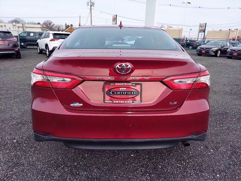 Certified 2019 Toyota Camry LE image 6