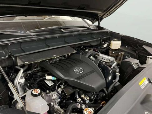 Used 2024 Toyota Highlander Limited AWD/4WD image 87