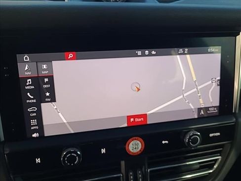 Used 2022 Porsche Macan image 13