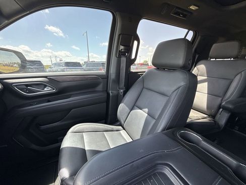 Used 2023 Chevrolet Suburban Z71 w/ Z71 Off-Road Package AWD/4WD image 33