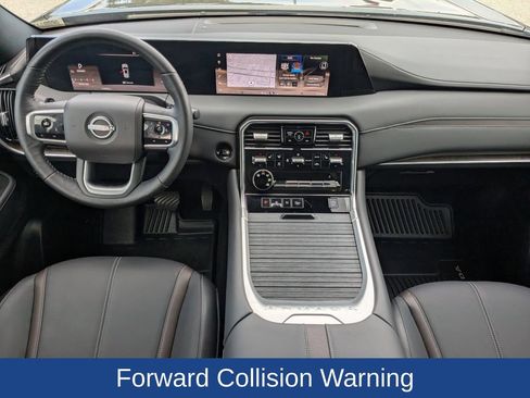 Used 2025 Nissan Armada SL image 16