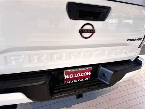 Used 2023 Nissan Frontier PRO-4X w/ Tow Package AWD/4WD image 38