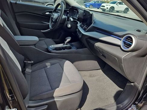 Used 2024 Chevrolet Trax LS image 12