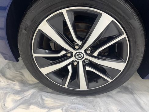 Used 2020 Nissan Maxima 3.5 SV w/ Floor Mat Group FWD image 11