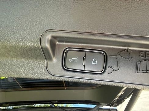 Used 2024 Ford Explorer XLT w/ Equipment Group 202A AWD/4WD image 45