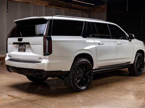 Used 2025 Cadillac Escalade ESV Sport Platinum image 10
