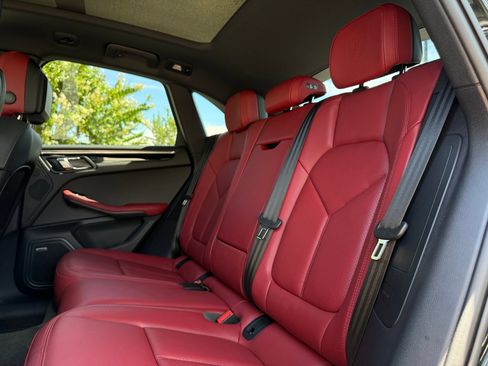 Used 2026 Porsche Macan AWD/4WD image 29