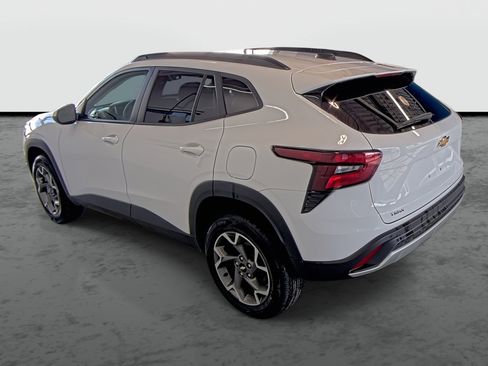 Used 2025 Chevrolet Trax LT w/ Driver Confidence Package image 11