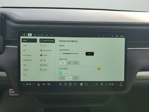 Used 2023 Rivian R1S Adventure image 37