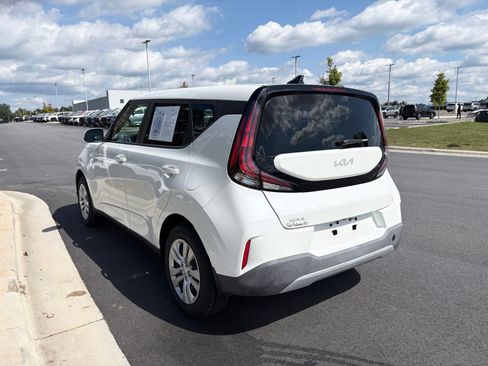 Used 2024 Kia Soul LX FWD image 6