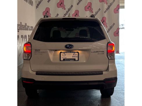 Used 2017 Subaru Forester 2.5i Touring AWD/4WD image 12