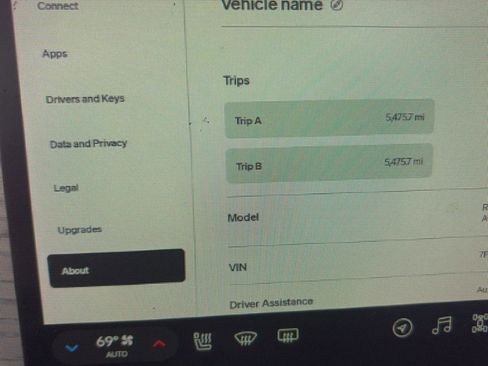 Used 2025 Rivian R1S Premium AWD/4WD image 7