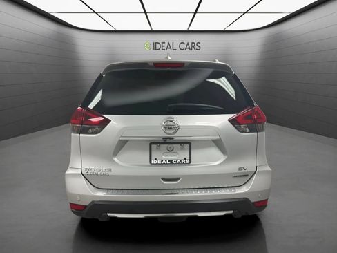 Used 2019 Nissan Rogue SV w/ Premium Package FWD image 6