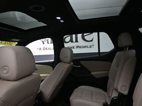 Used 2023 Chevrolet Traverse LT w/ LT Premium Package image 25