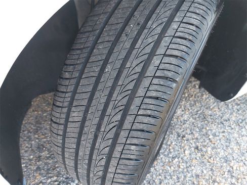 Certified 2025 Hyundai Elantra SEL w/ Cargo Package image 32