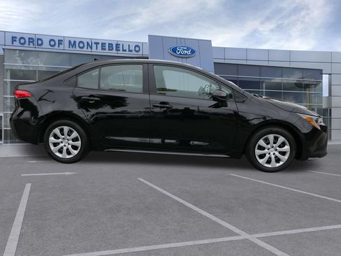 Used 2024 Toyota Corolla LE FWD image 2