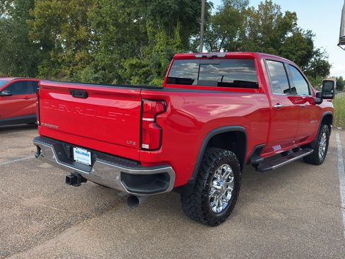 Used 2024 Chevrolet Silverado 2500 LTZ w/ LTZ Premium Package AWD/4WD image 28