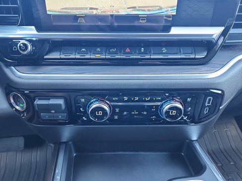 New 2026 GMC Sierra 1500 SLT w/ SLT Premium Package image 16