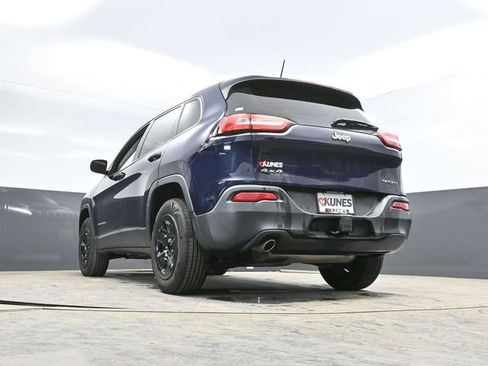 Used 2015 Jeep Cherokee Sport w/ Trailer Tow Group image 46