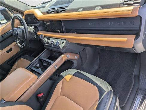 Used 2024 Land Rover Defender 110 X-Dynamic SE AWD/4WD image 24
